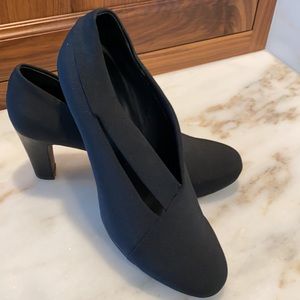 Eileen Fisher Peek Grosgrain Booties 9.5